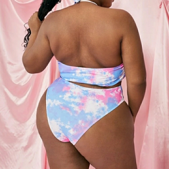 Two piece plus bathing suit 🩱👙 - Picture 2 of 4